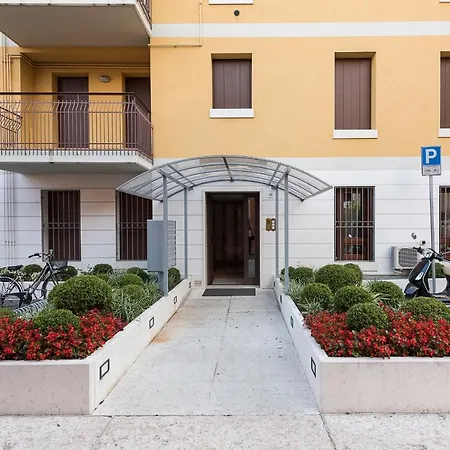 Dimora San Zeno 3 With 3 Sleeps شقة